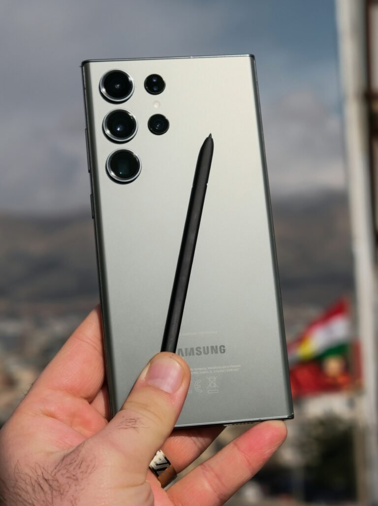 Samsung Galaxy S25 Ultra Design Leak: Ditches the Box, Embraces Curves