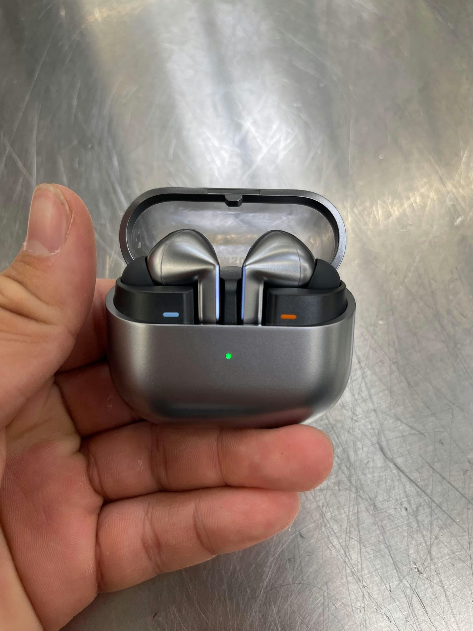 Hands On Pictue of Samsung Galaxy Buds 3