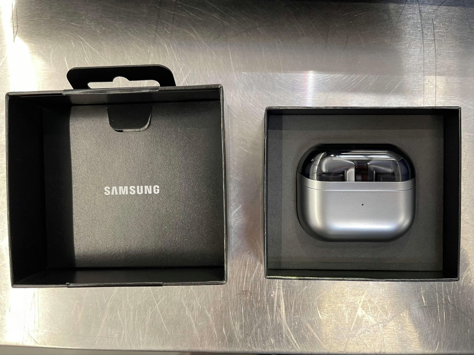 Samsung’s Secret’s Out: Galaxy Buds 3 Pro Live Images Leak Ahead of 2024 Launch