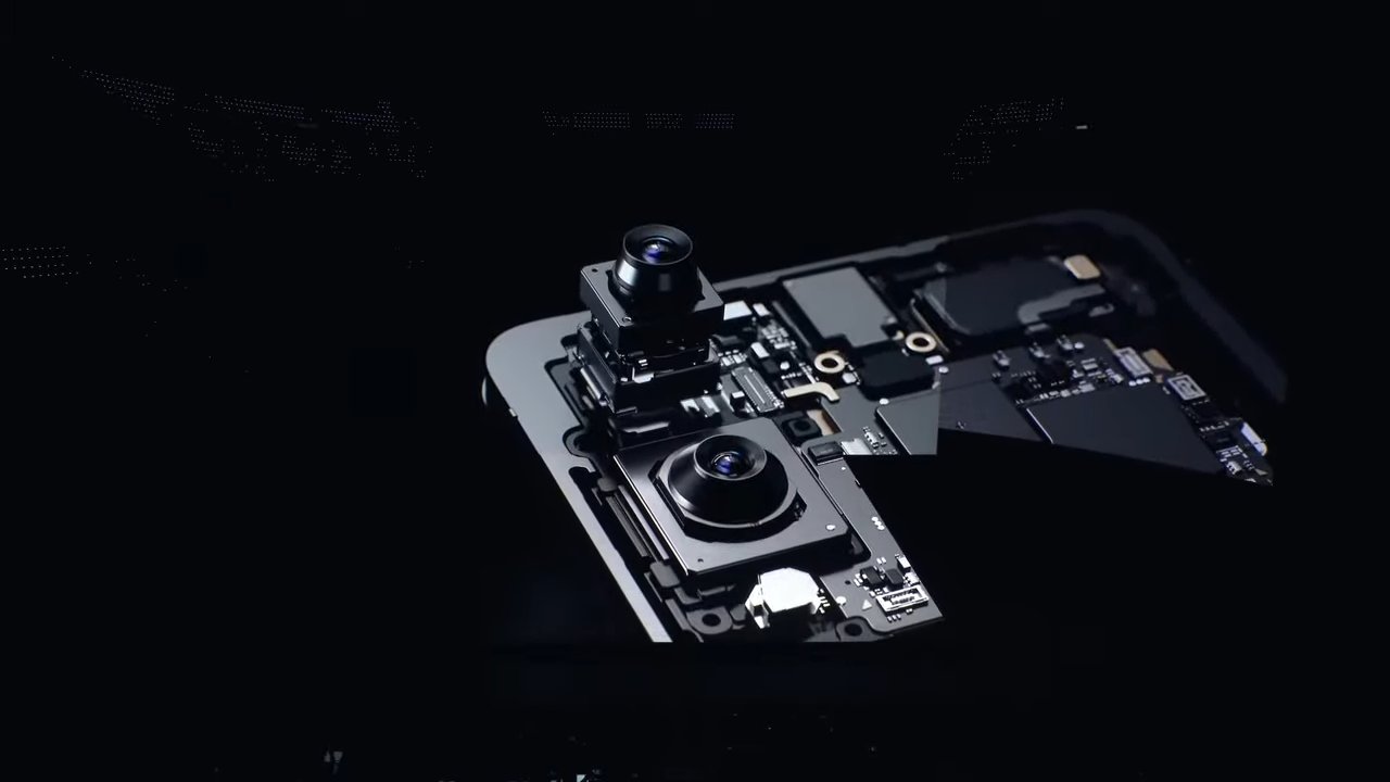 Explore the cutting-edge camera technology of the Samsung Galaxy S25 Edge. Samsung Galaxy S25 Edge camera module with lenses, sensors, and circuitry exposed.