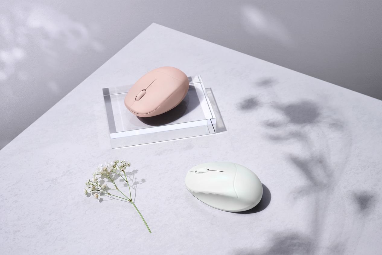 ASUS Fragrance Mouse: World's First Aroma Mouse ASUS Fragrance Mouse in Rose Clay and Iridescent White, world's first scented mouse