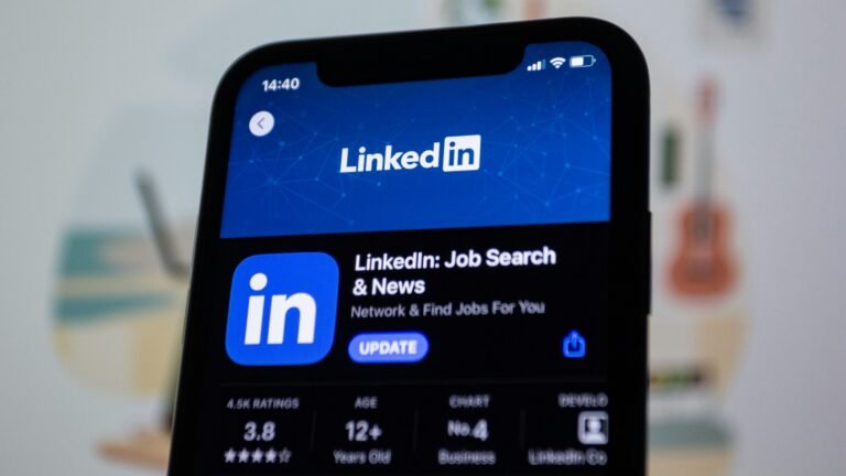 Tired of Scams? LinkedIn’s New Recruiter Verification Protects Job Seekers